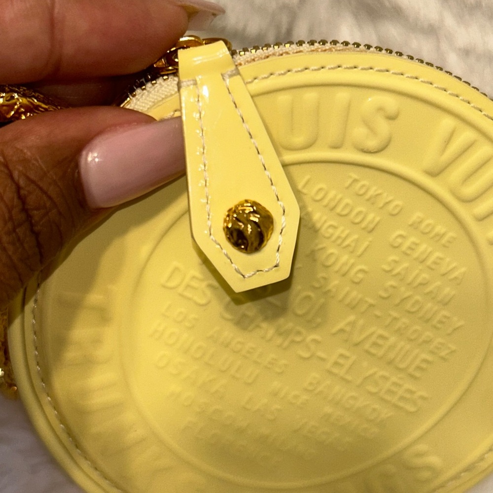 Louis Vuitton Vernis Trunks & Bags Key Charm Coin Purse - Picture 8 of 16
